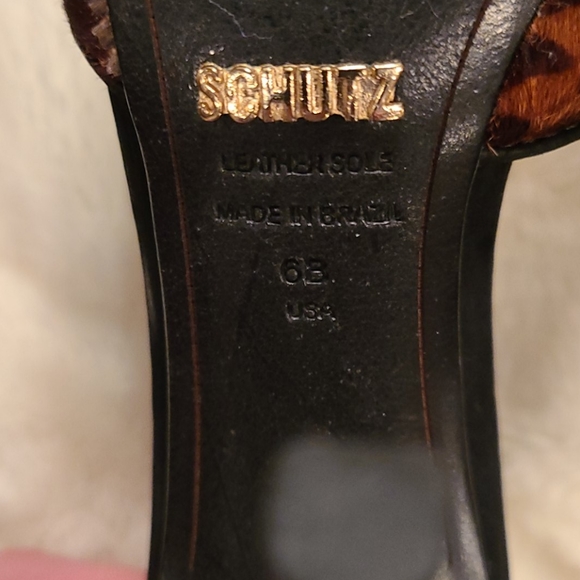 Schutz leather leopard 4 inch size 6 heals. - Picture 4 of 7